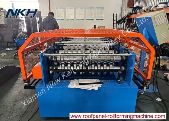Máquina de corte e de formação de bordas para painel de porta de persiana/rampa de persiana/cortina de porta